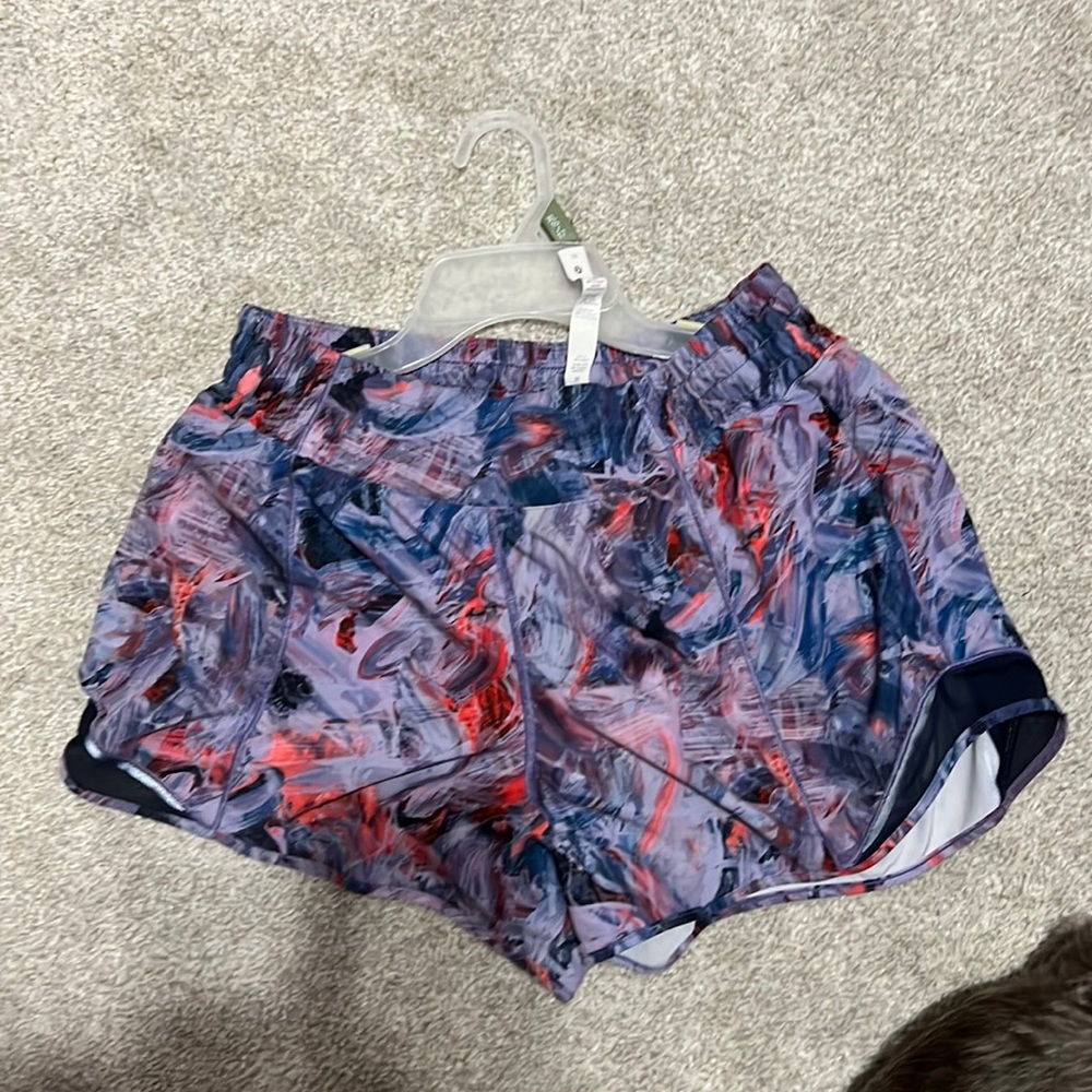 Lululemon hotty hot high rise shorts 4”